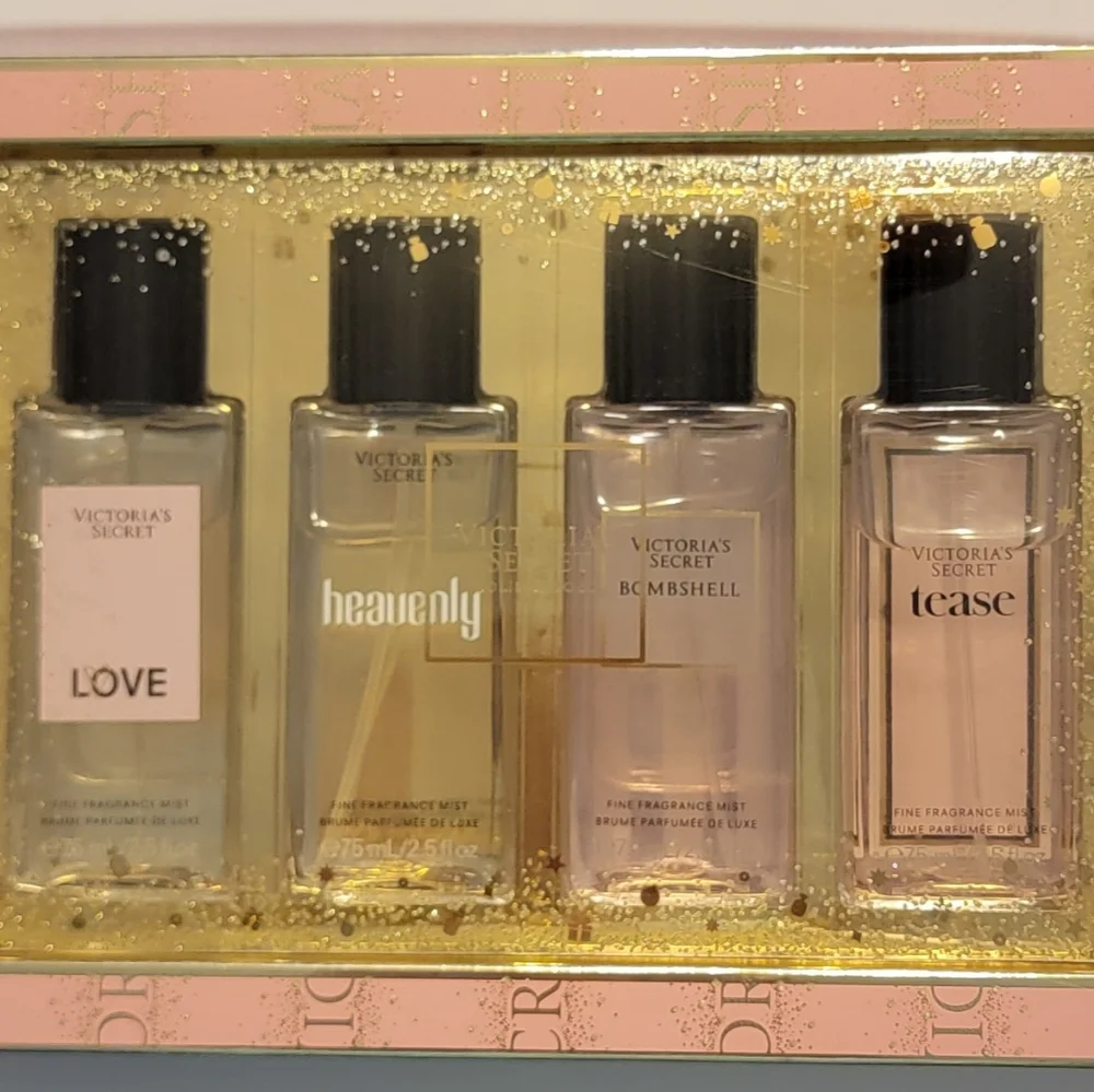 Victoria's Secret 2020 Holiday Set - Picture 1 of 8